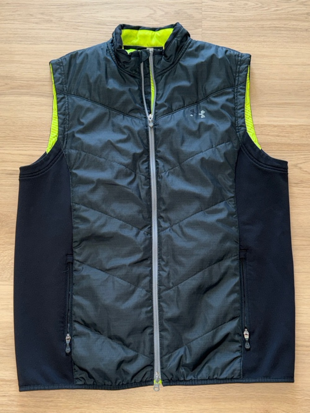 Under Armour Gray Black Sport Vest with Loose Fit XL